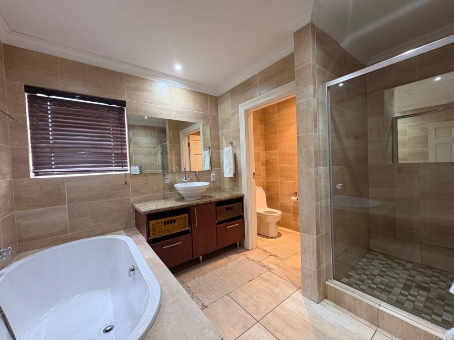 To Let 6 Bedroom Property for Rent in West Beach Western Cape